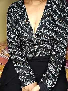 Snapshot of geetha_telugu_kan277 chatting on 12/02/25, 05:24 geetha telugu kan277 online show from 12/02/25, 05:24