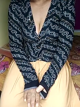 Snapshot of geetha_telugu_kan277 chatting on 12/18/25, 10:49 geetha telugu kan277 online show from 12/18/25, 10:49