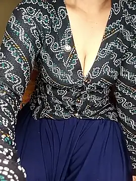 Snapshot of geetha_telugu_kan277 chatting on 01/09/26, 05:59 geetha telugu kan277 online show from 01/09/26, 05:59