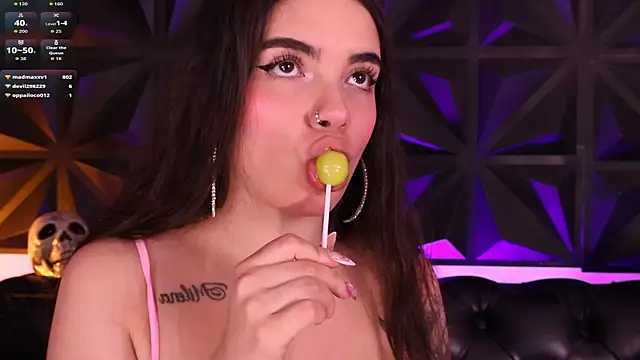 DaphneGlas online show from 10/29/25, 01:02