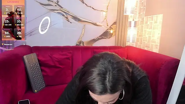 Bella williamss  online show from 11/06/25, 07:48