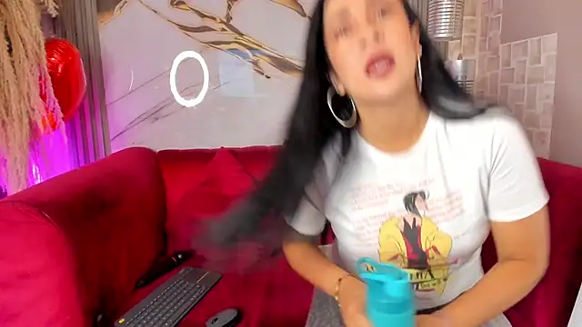 Bella williamss  online show from 11/20/25, 07:46