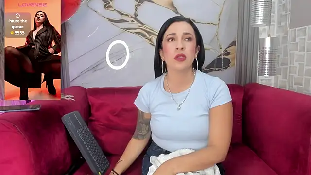 Snapshot of Bella_williamss_ chatting on 02/17/26, 07:53 Bella williamss online show from 02/17/26, 07:53