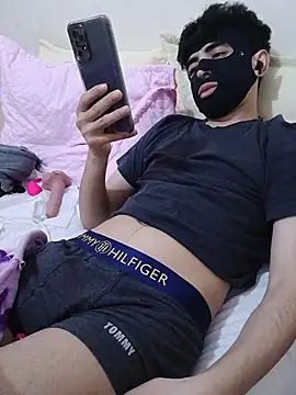 Snapshot of ARABCOUPLEVIP chatting on 04/04/26, 11:51 ARABCOUPLEVIP online show from 04/04/26, 11:51