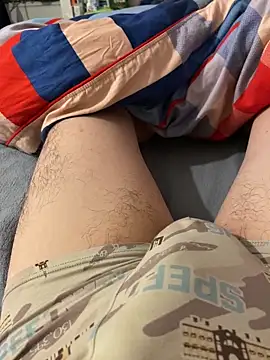 Snapshot of zou_9997 chatting on 12/02/25, 01:44 zou 9997 online show from 12/02/25, 01:44