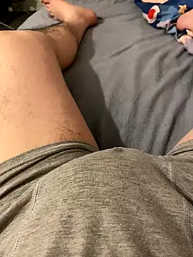 Snapshot of zou_9997 chatting on 12/16/25, 03:22 zou 9997 online show from 12/16/25, 03:22