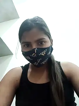 Snapshot of heena-3678 chatting on 03/11/25, 01:12 heena-3678 online show from 03/11/25, 01:12