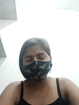 Snapshot of heena-3678 chatting on 03/15/25, 04:13 heena-3678 online show from 03/15/25, 04:13