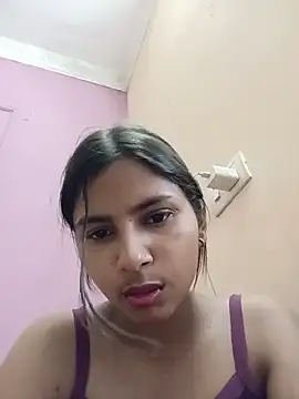 Snapshot of heena-3678 chatting on 05/17/26, 01:18 heena-3678 online show from 05/17/26, 01:18