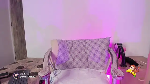 annabananas01 online show from 11/03/25, 10:21