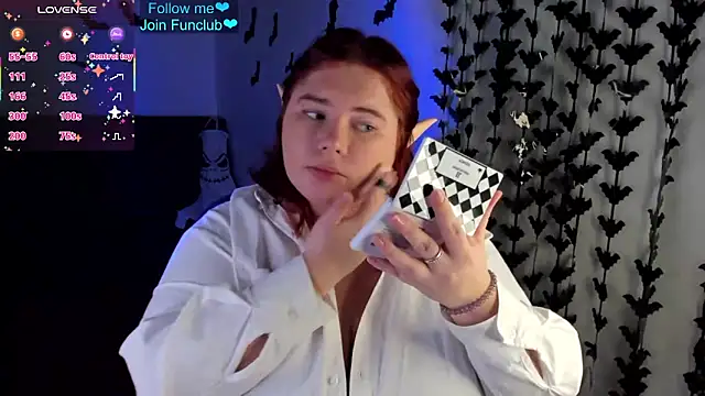 Lily lu one online show from 10/28/25, 11:18