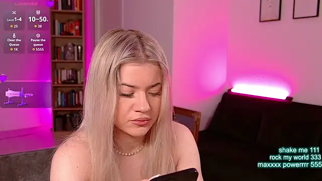 CutiePie69   online show from 06/19/26, 07:17