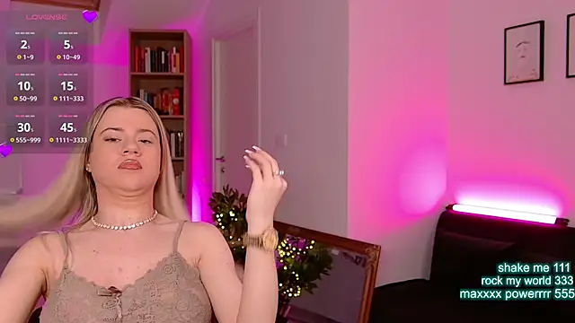 CutiePie69   online show from 06/28/26, 07:20