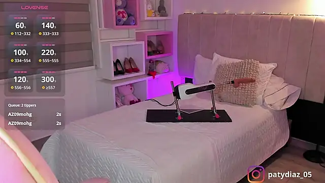 MiiaParker6972 online show from 05/03/26, 12:27