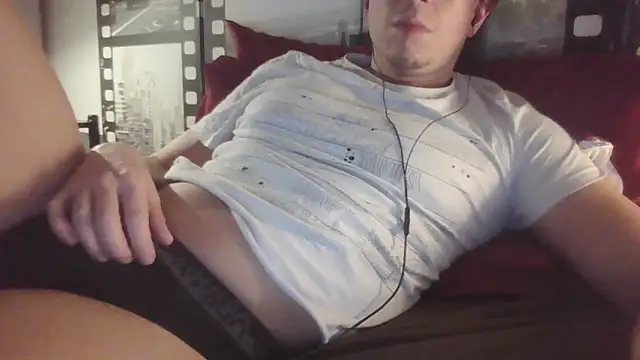 Snapshot of Introlatino88 chatting on 03/12/25, 11:33 Introlatino88 online show from 03/12/25, 11:33