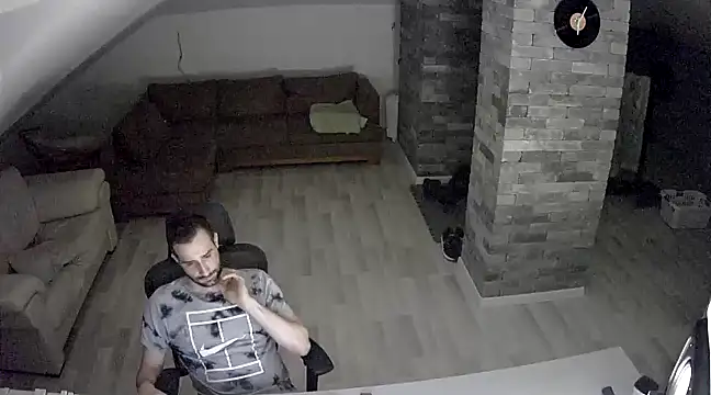 Snapshot of gryzoon chatting on 03/18/25, 07:20 gryzoon online show from 03/18/25, 07:20