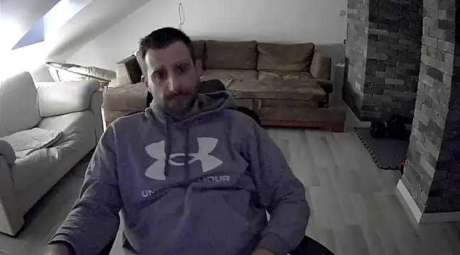 Snapshot of gryzoon chatting on 03/21/25, 04:28 gryzoon online show from 03/21/25, 04:28