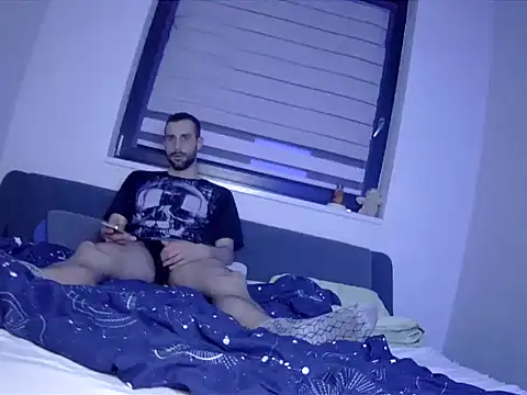 Snapshot of gryzoon chatting on 11/04/25, 09:36 gryzoon online show from 11/04/25, 09:36