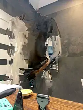 Snapshot of gryzoon chatting on 11/10/25, 02:32 gryzoon online show from 11/10/25, 02:32