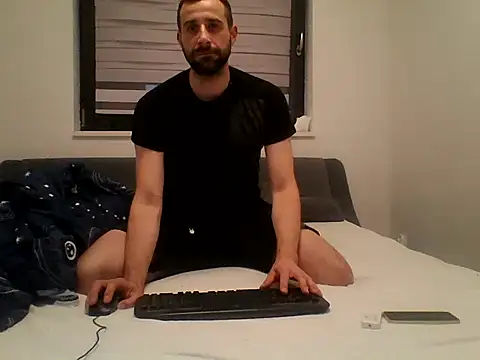 Snapshot of gryzoon chatting on 12/14/25, 07:25 gryzoon online show from 12/14/25, 07:25