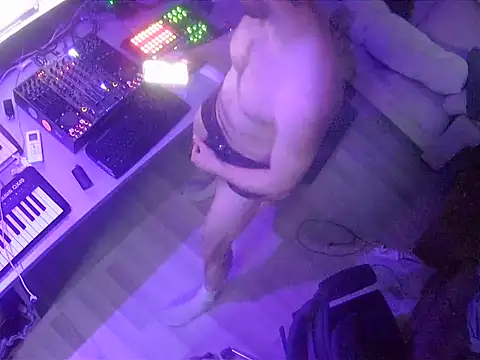 Snapshot of gryzoon chatting on 03/10/26, 05:12 gryzoon online show from 03/10/26, 05:12