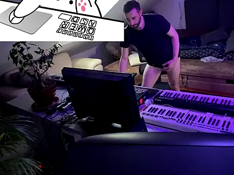 Snapshot of gryzoon chatting on 03/24/26, 04:45 gryzoon online show from 03/24/26, 04:45