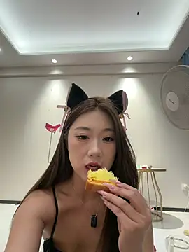 Snapshot of Xiaoxia-Baby chatting on 05/30/26, 12:19 Xiaoxia-Baby online show from 05/30/26, 12:19