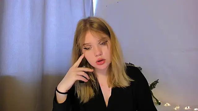 LaseyMoon online show from 03/09/25, 04:16