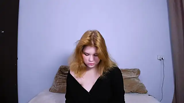 LaseyMoon online show from 10/03/25, 11:29