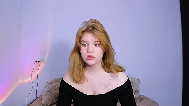 LaseyMoon online show from 11/29/25, 01:30