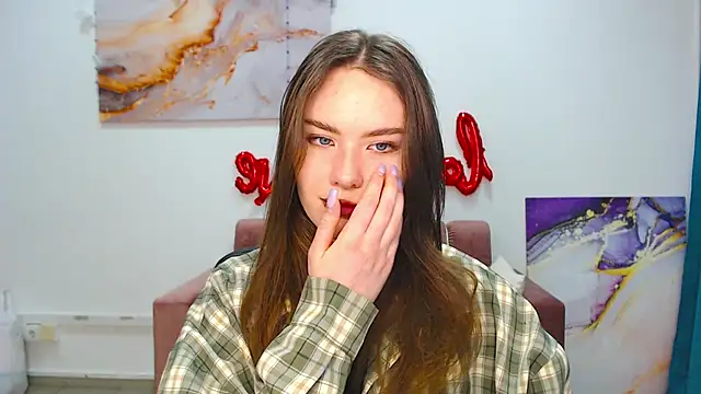 Snapshot of ElenaOconar chatting on 03/17/25, 12:35 ElenaOconar online show from 03/17/25, 12:35