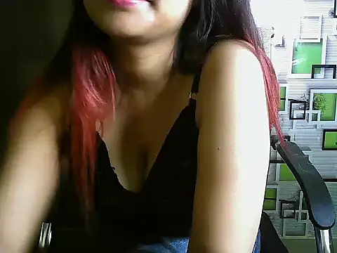 Snapshot of UrHoneyBae chatting on 03/17/25, 07:58 UrHoneyBae online show from 03/17/25, 07:58