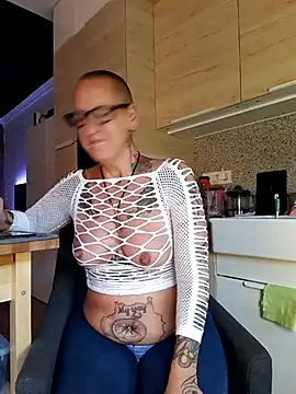 Snapshot of Emma_Milf25 chatting on 03/17/25, 07:13 Emma Milf25 online show from 03/17/25, 07:13