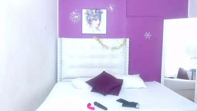 Snapshot of naughty_teen18 chatting on 03/04/25, 01:49 naughty teen18 online show from 03/04/25, 01:49