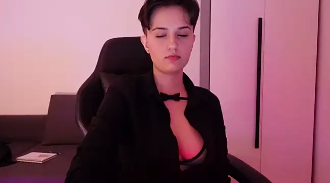 Snapshot of DomAres chatting on 02/28/25, 07:56 DomAres online show from 02/28/25, 07:56