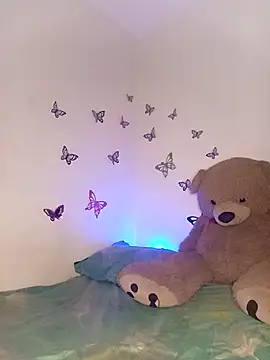 Snapshot of Valen_thompsom_002 chatting on 03/19/26, 05:00 Valen thompsom 002 online show from 03/19/26, 05:00