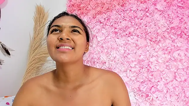 Snapshot of Melodymoore_ chatting on 02/18/26, 09:22 Melodymoore online show from 02/18/26, 09:22