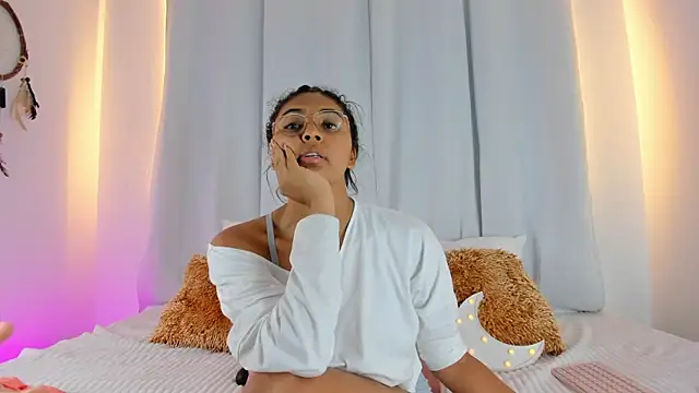 Melodymoore  online show from 06/26/26, 07:35