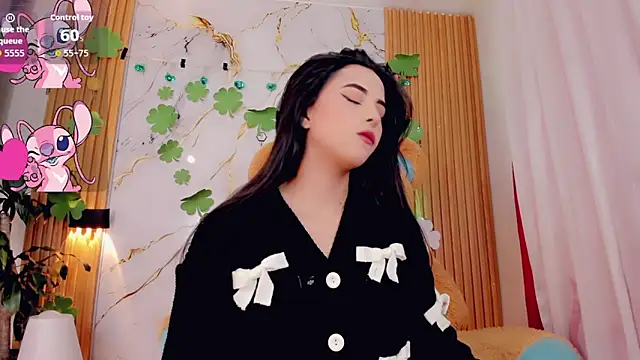 Snapshot of ValeriCardenas chatting on 03/25/26, 01:55 ValeriCardenas online show from 03/25/26, 01:55