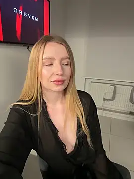 Snapshot of EvaBrooklyn chatting on 02/27/25, 06:31 EvaBrooklyn online show from 02/27/25, 06:31