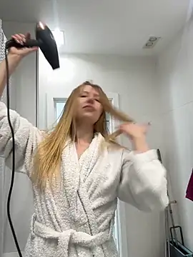 Snapshot of EvaBrooklyn chatting on 02/28/25, 09:36 EvaBrooklyn online show from 02/28/25, 09:36