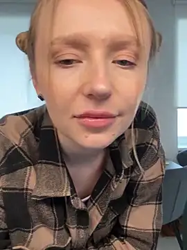 Snapshot of EvaBrooklyn chatting on 03/04/25, 11:08 EvaBrooklyn online show from 03/04/25, 11:08