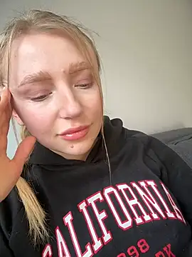 Snapshot of EvaBrooklyn chatting on 03/14/25, 02:08 EvaBrooklyn online show from 03/14/25, 02:08