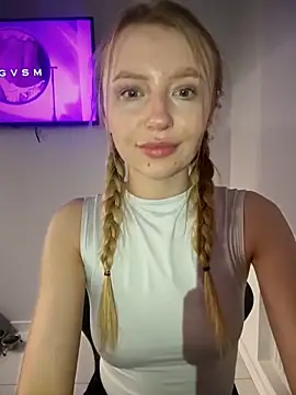 Snapshot of EvaBrooklyn chatting on 03/14/25, 05:46 EvaBrooklyn online show from 03/14/25, 05:46