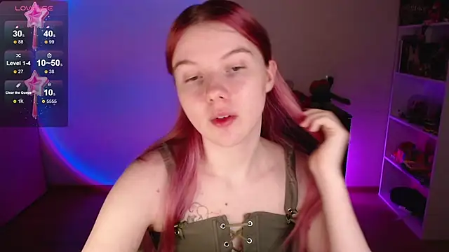 Strawberry juli online show from 11/13/25, 01:21