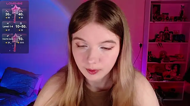 Strawberry juli online show from 06/23/26, 03:37