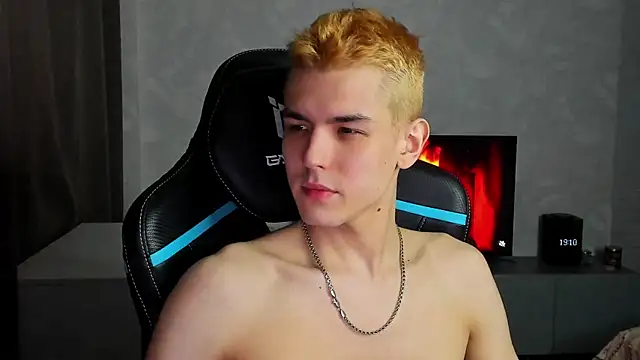 TravisRevas online show from 03/07/25, 04:11