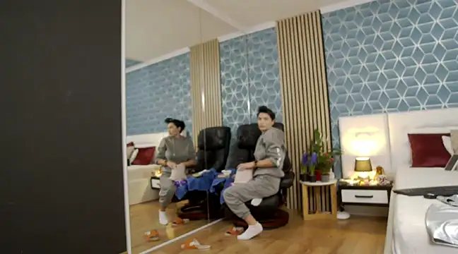 zoeylarkens online show from 02/28/25, 04:20