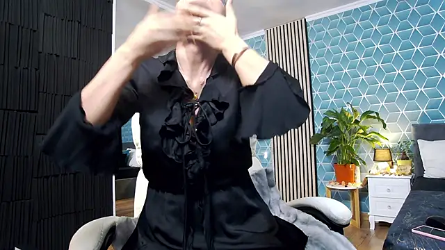 zoeylarkens online show from 11/27/25, 06:54