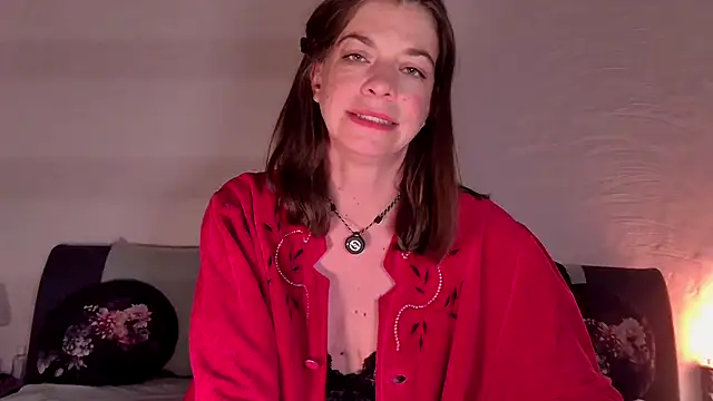 Snapshot of Rosemarie_Blu chatting on 03/08/26, 04:38 Rosemarie Blu online show from 03/08/26, 04:38